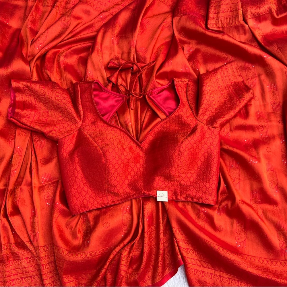 Kanjivaram Red Silk Saree with Stitched Blouse - Picture 3 of 5
